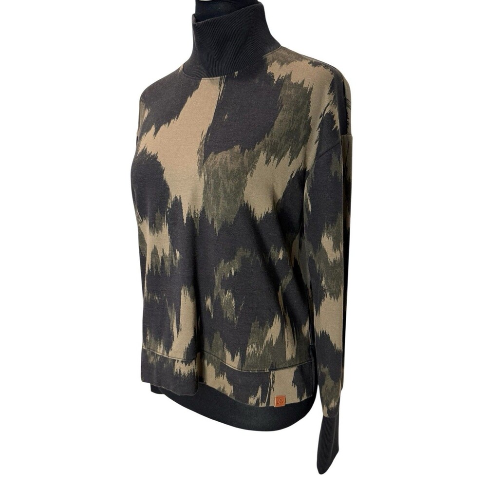 Alpine Design Women’s Size S Long Sleeve Mock Neck Camo Cropped Shirt Top Green